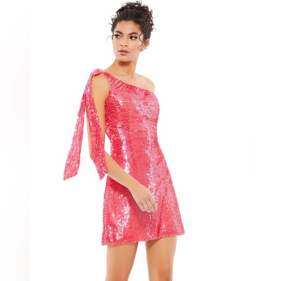 Mac Duggal Dresses & Skirts - NWOT Mac Duggal Scarlet Sequin Dress